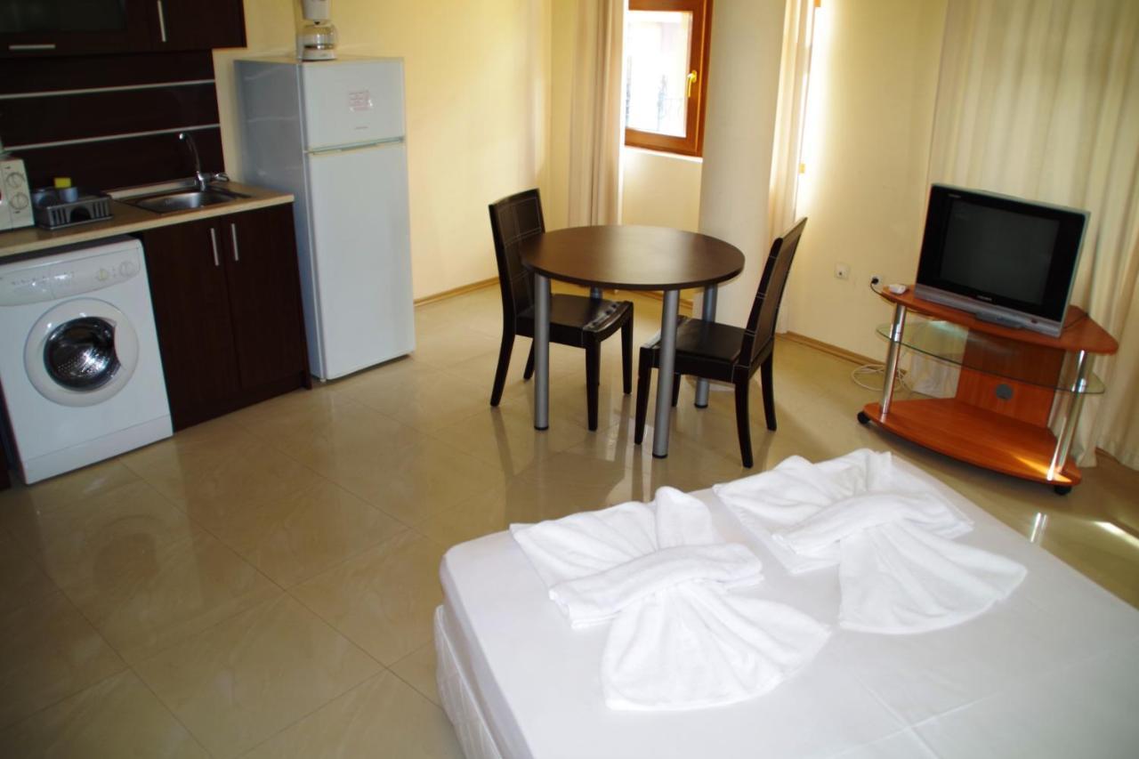 Azura Garden Apartments เชอร์โนโมเรทส์ ภายนอก รูปภาพ