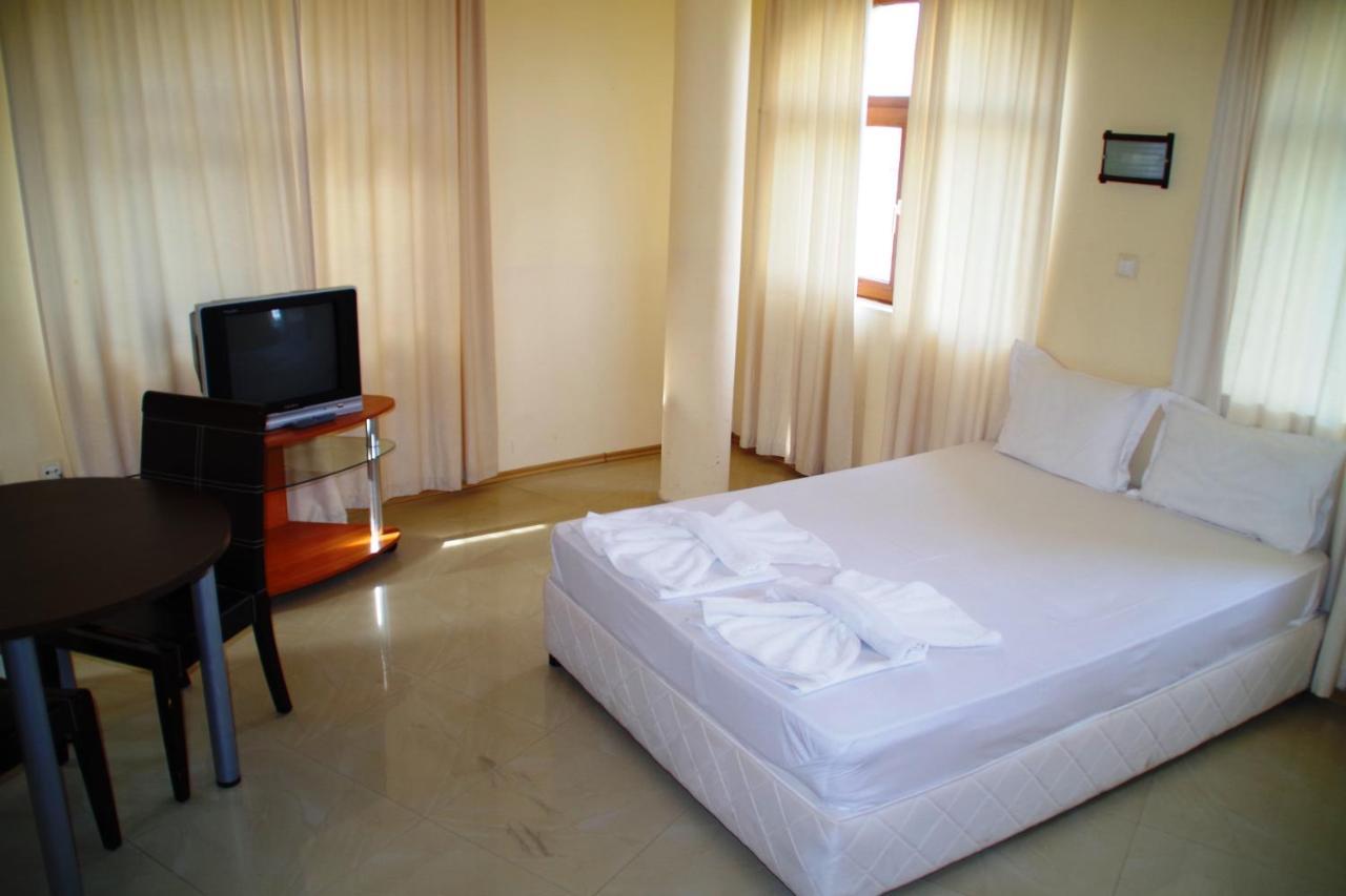 Azura Garden Apartments เชอร์โนโมเรทส์ ภายนอก รูปภาพ