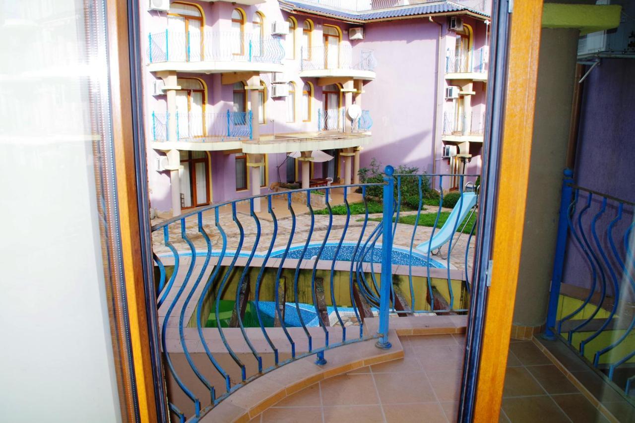 Azura Garden Apartments เชอร์โนโมเรทส์ ภายนอก รูปภาพ