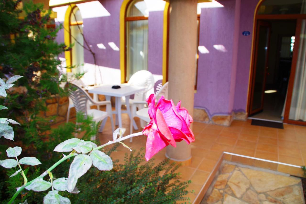 Azura Garden Apartments เชอร์โนโมเรทส์ ภายนอก รูปภาพ