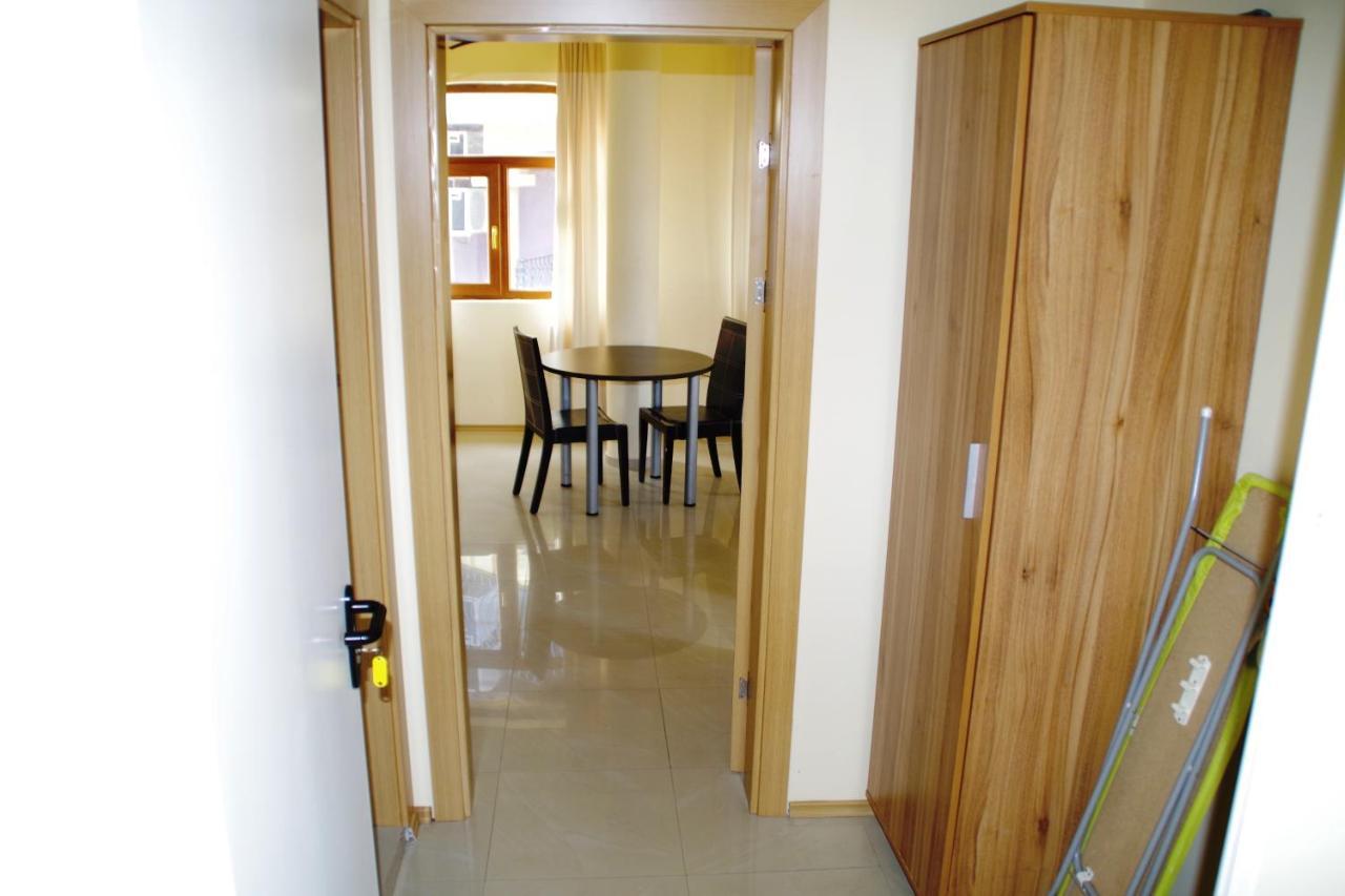 Azura Garden Apartments เชอร์โนโมเรทส์ ภายนอก รูปภาพ
