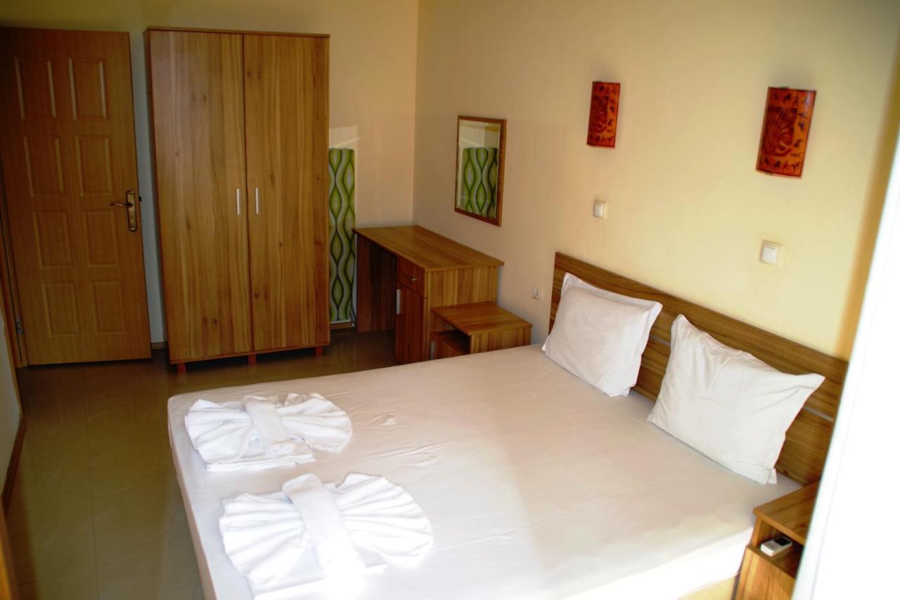 Azura Garden Apartments เชอร์โนโมเรทส์ ภายนอก รูปภาพ