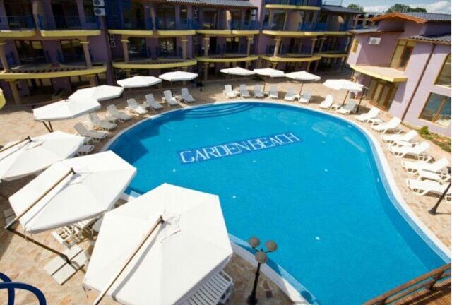 Azura Garden Apartments เชอร์โนโมเรทส์ ภายนอก รูปภาพ